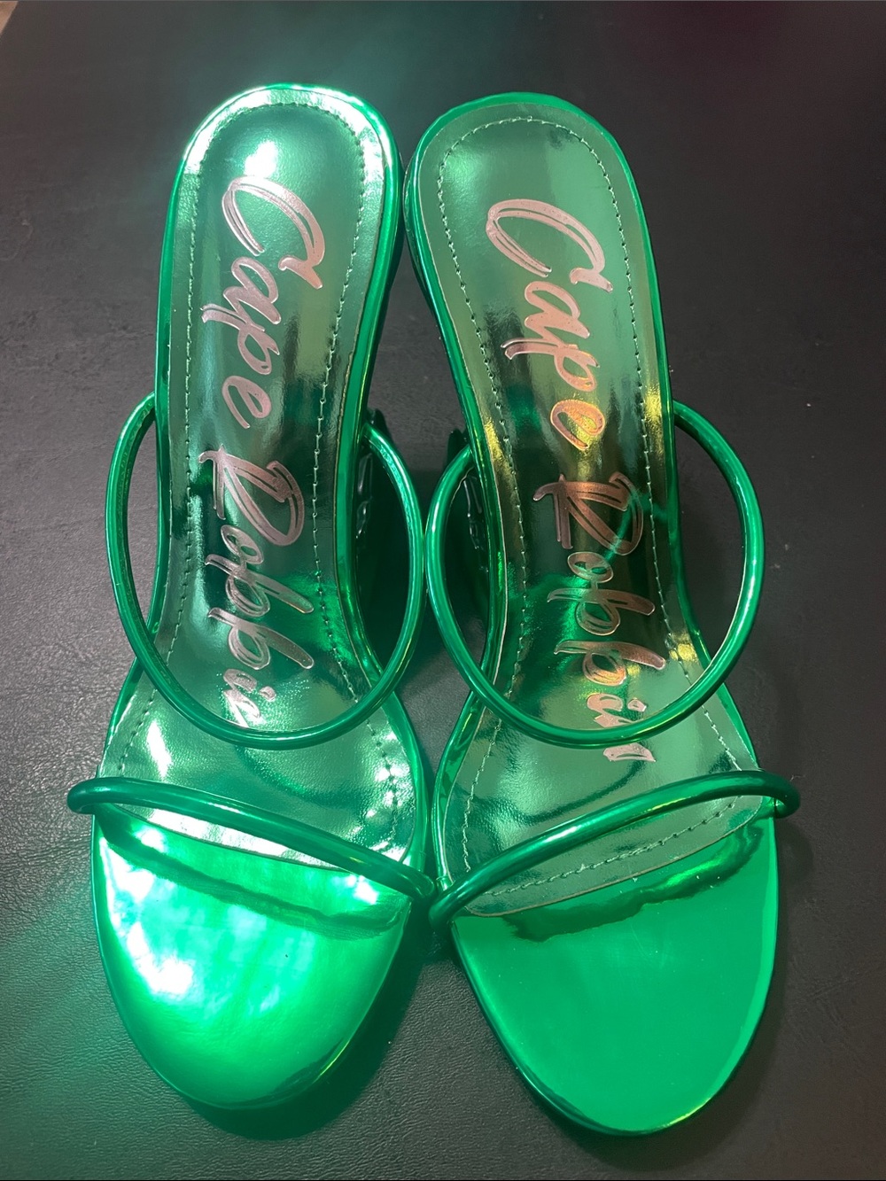 Cape Robbin Metallic Green Slide Heels w Fangs Sz. 6 NWT